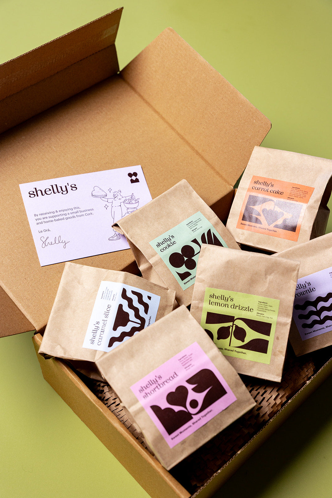 All six Shelly's treats unwrapped with the Le Grá, Shelly card